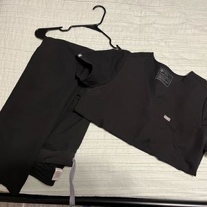 Black Figs scrub SET